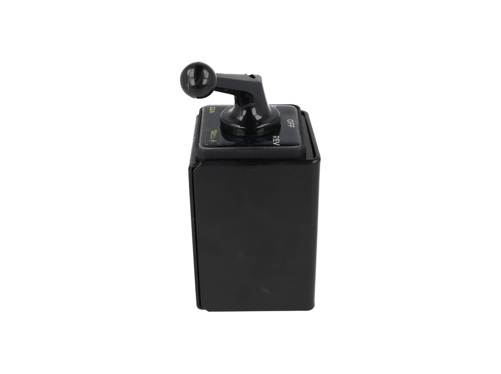 CS503C — INVERSOR DE GIRO 3X32A 690VCA FOR-OFF-REV CAJA METALICA